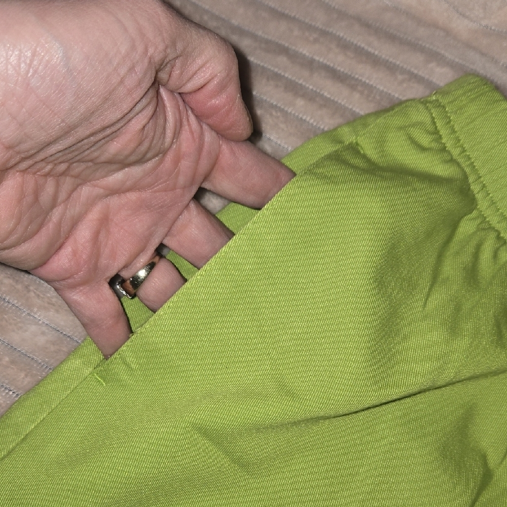 Breckenridge Women's Bright Green Capris - Picture 2 of 5